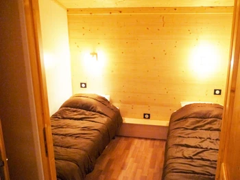Chambre avec 2 lits simples