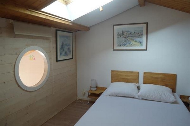 Bedroom with double bed (140cm) - closed mezzanine