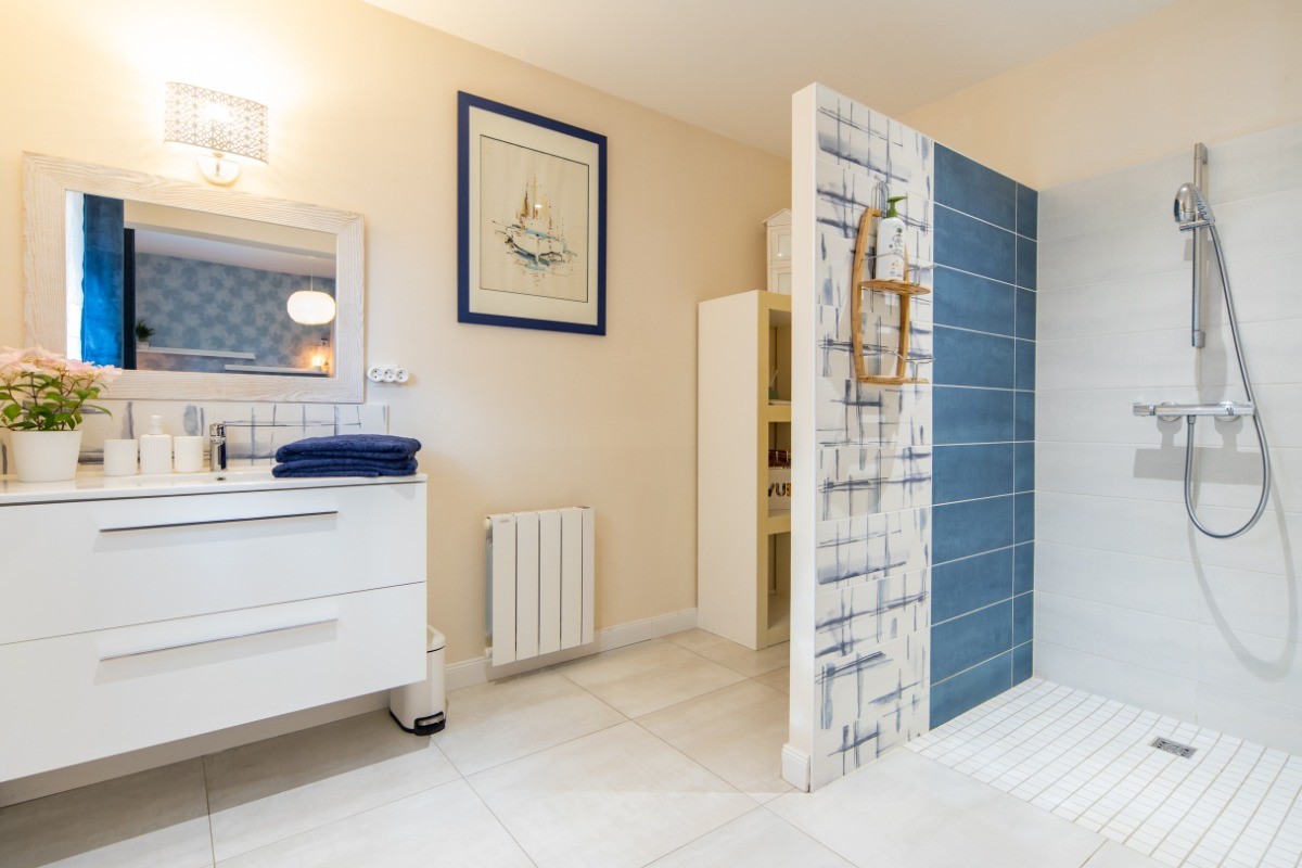 Salle d'eau AGAPANTHE, toilettes, douche à l'italienne