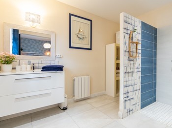 Salle d'eau AGAPANTHE, toilettes, douche à l'italienne