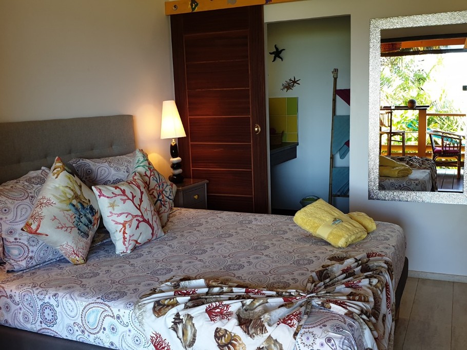 Bungalow Bois avec jacuzzi privatif - Poz Lagon chambre d'hôtes la Saline les bains