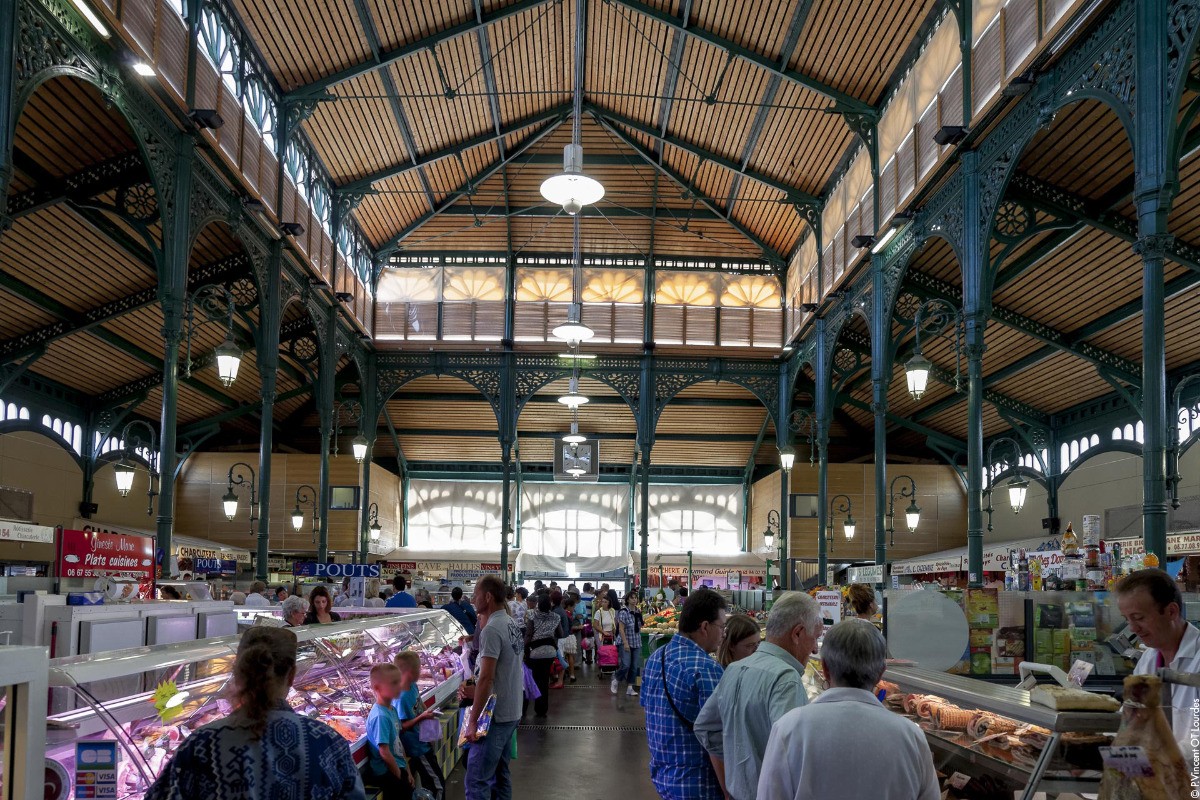 Le Clos Fleuri Lourdes - Le Marché en centre ville tous les matins pour découvrir la gastronomie de chez nous