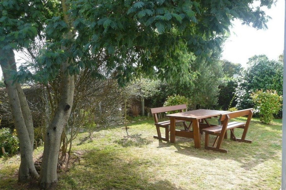 Le jardin et son salon abrité