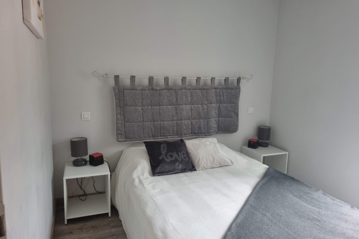 Chambre n°1 avec la nouvelle tête de lit