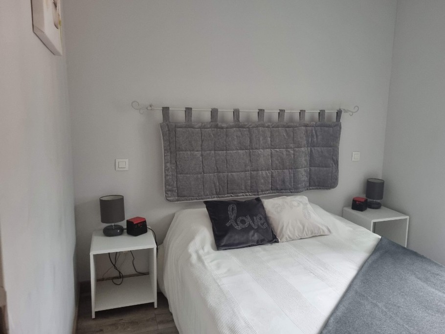 Chambre n°1 avec la nouvelle tête de lit