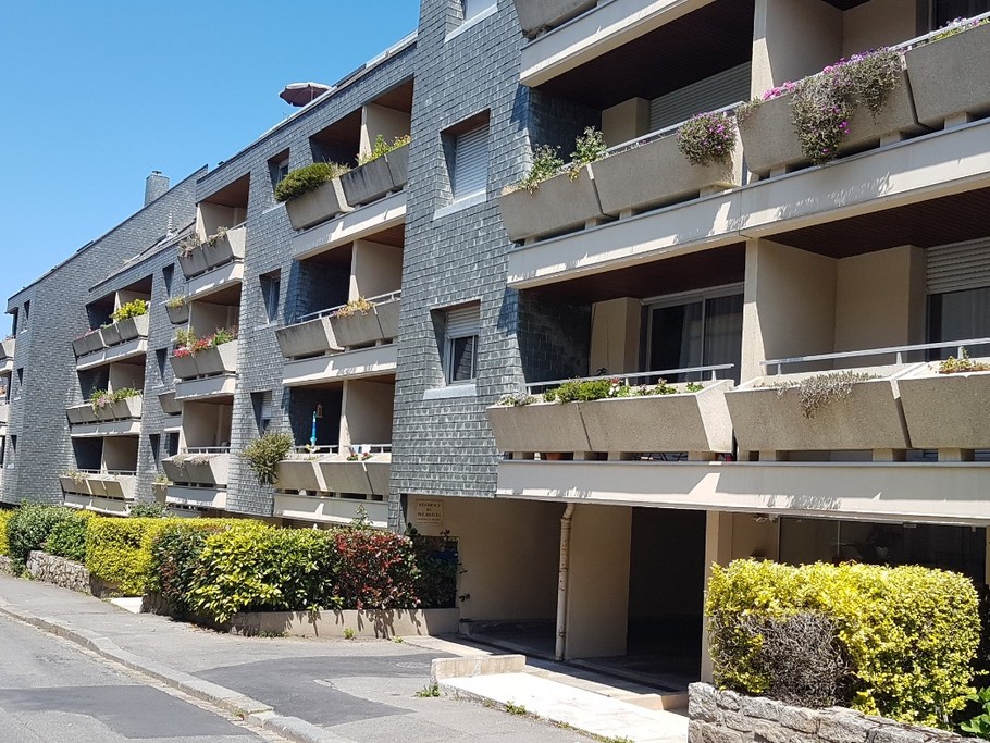 La résidence calme à 5 min du Port des Bas Sablons et de la plage