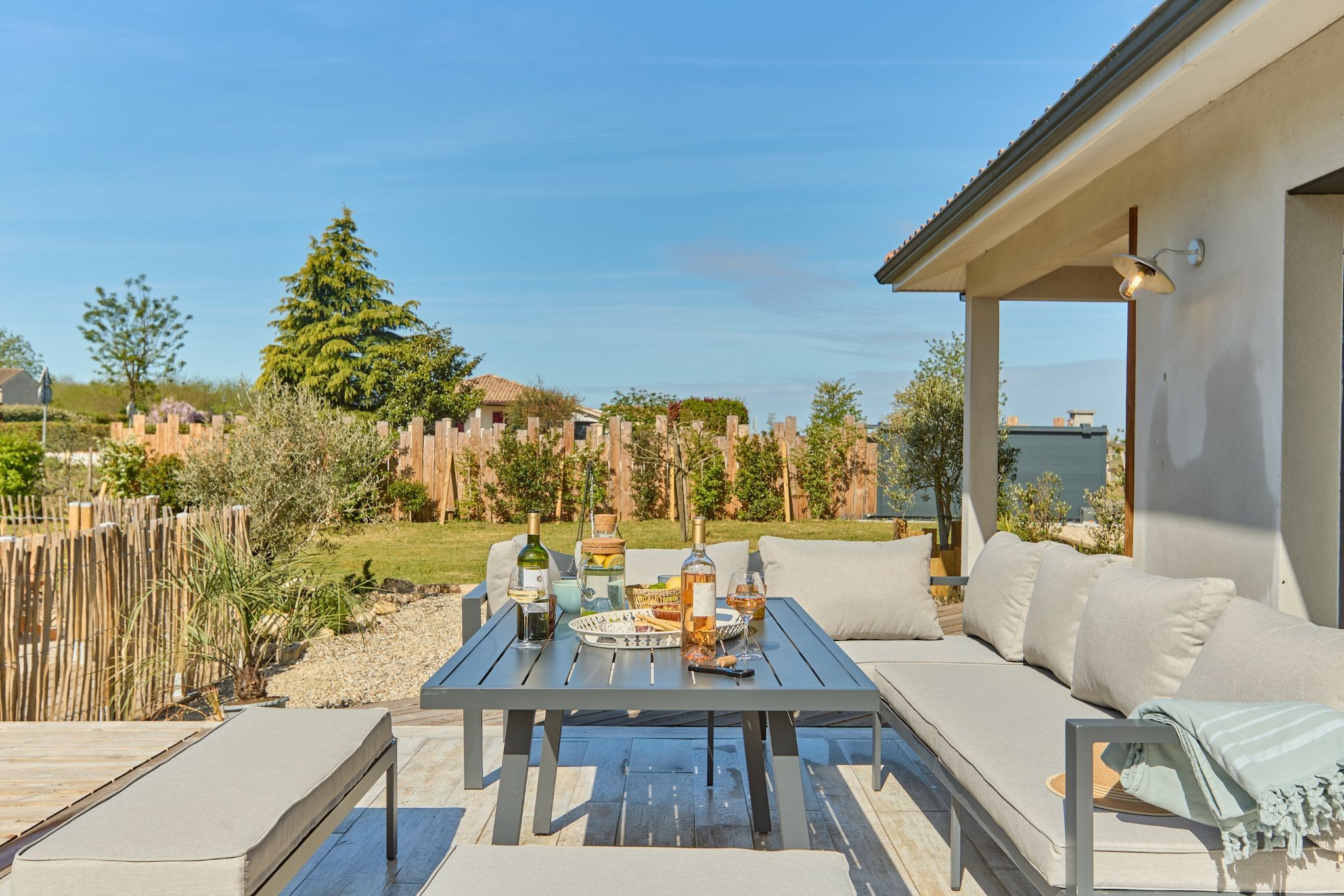 Le Domaine des Sables classé 4 étoiles avec piscine chauffée et sécurisée, à Cérons, Gironde au milieu des vignobles