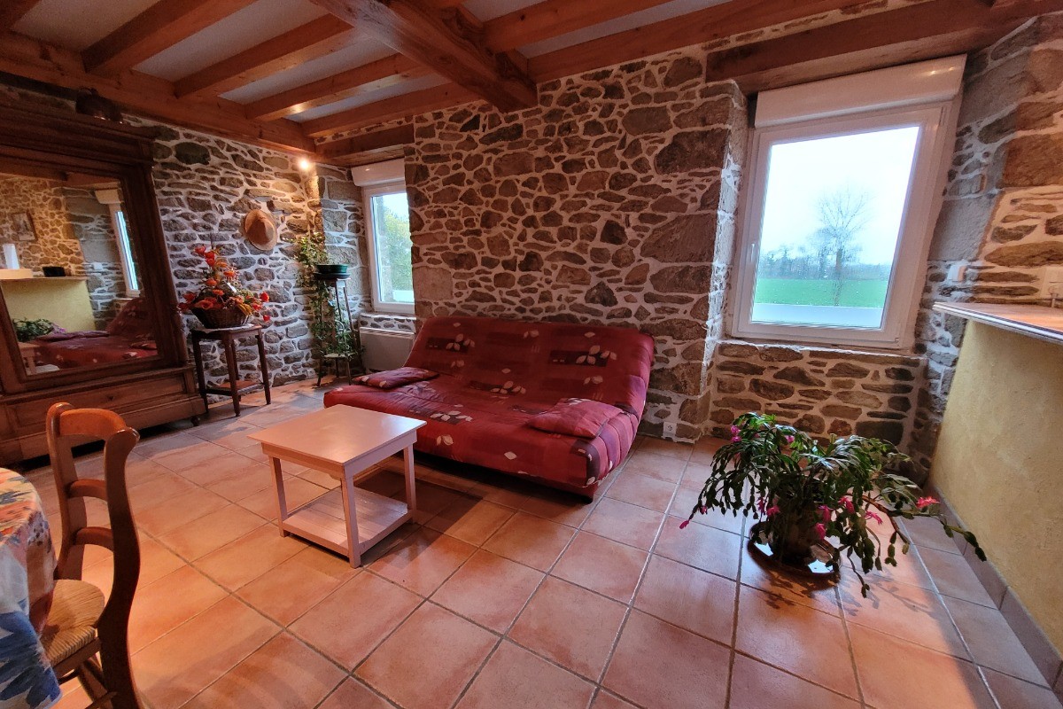Location Mme Thebault - Salon - Maison 4 personnes en campagne entre Dinan et les magnifiques plages de St Jacut de la Mer