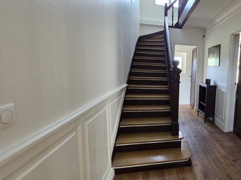 Escalier d'accès aux chambres