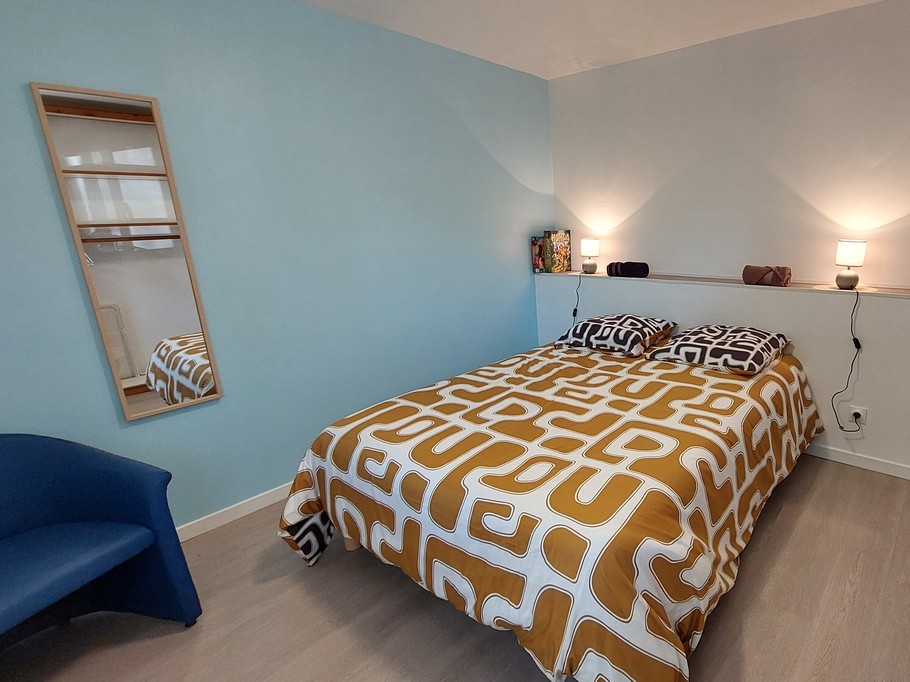 Chambre avec lit double du gîte 2 personnes à Saint-Gérons