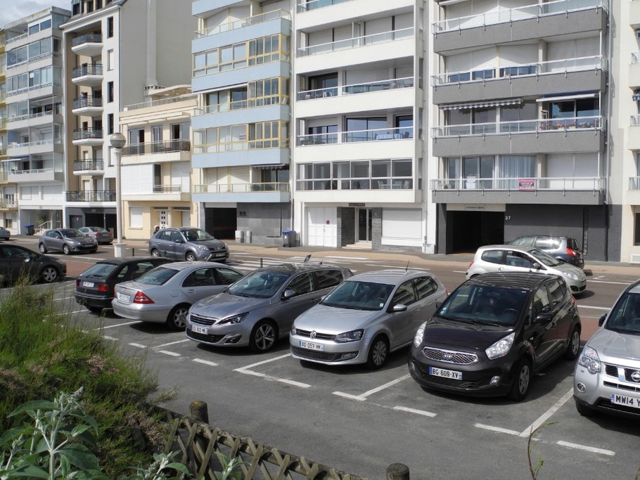 Le petit parking (gratuit)