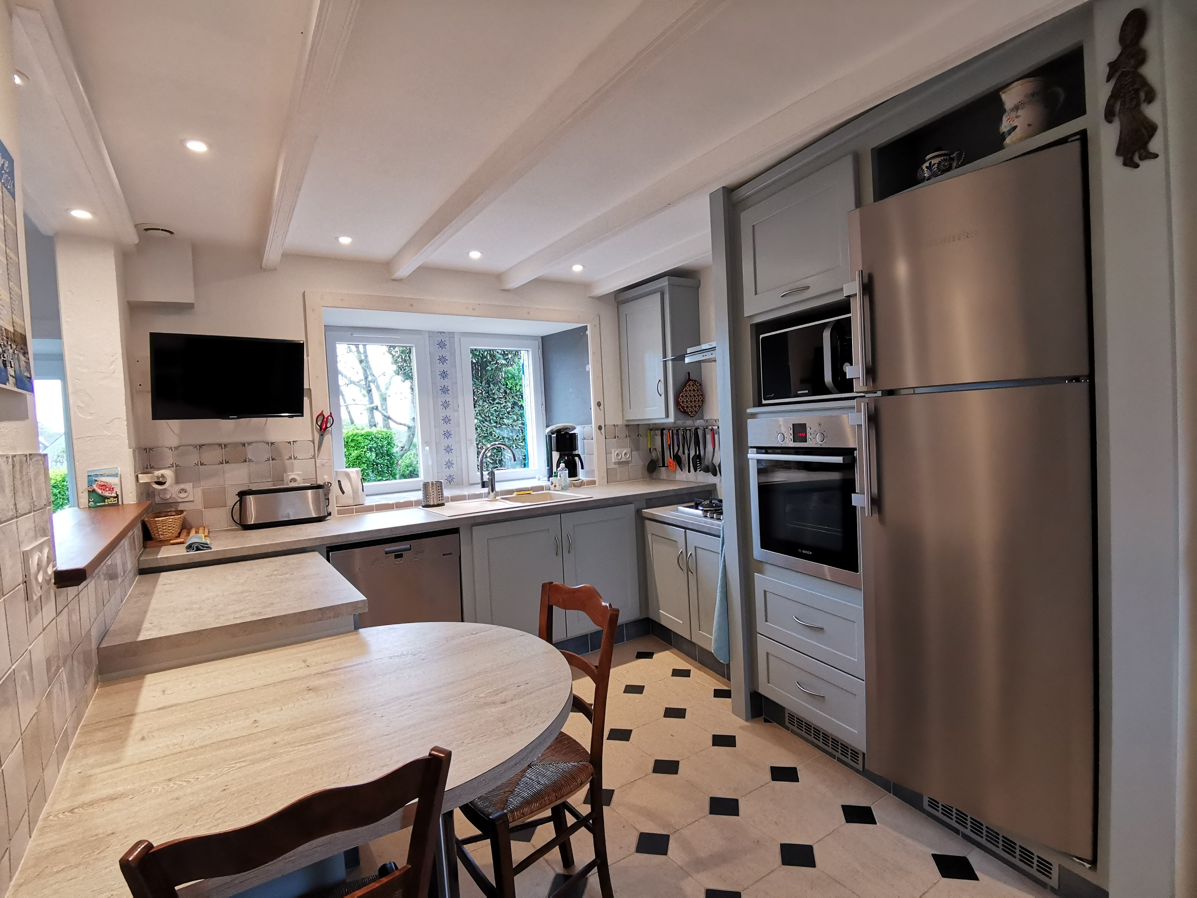 Fully equipped kitchen