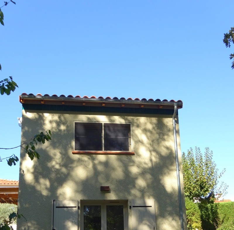 Le Pigeonnier vue du sous bois façade sud