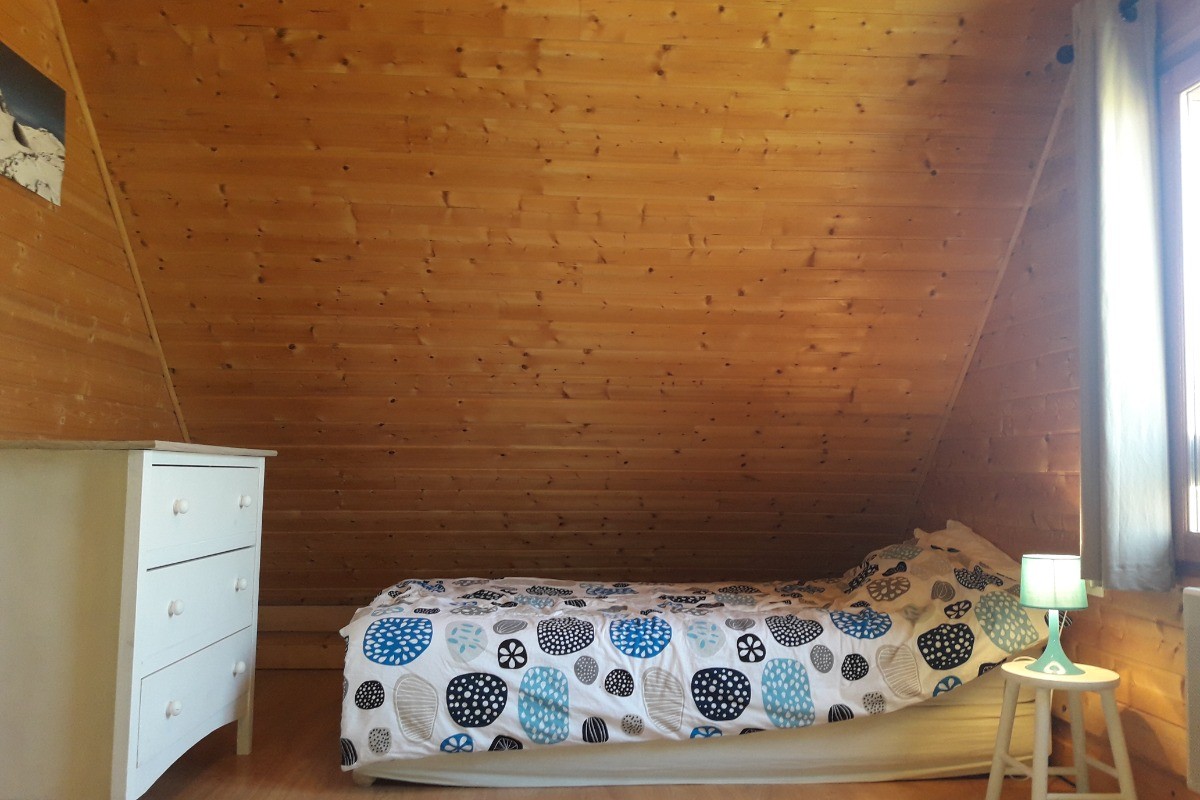 chambre du haut deux lit simple
