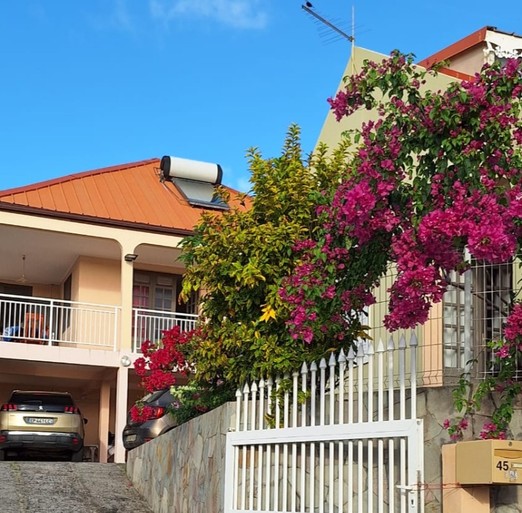 f2 situé en annexe de la maison principale