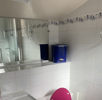 Salle d’eau de la chambre à l’étage