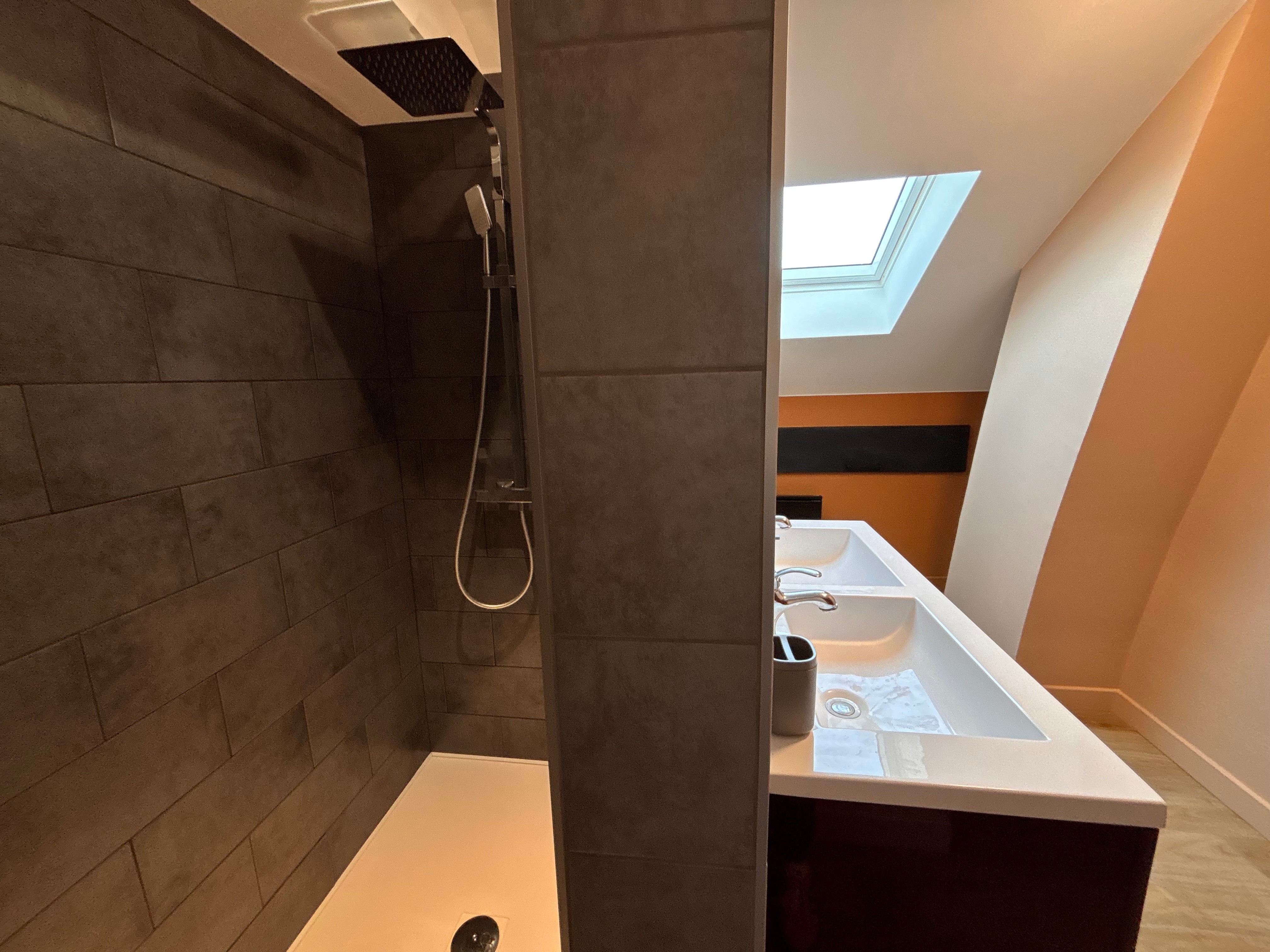 Shower room 1 - Le Grand Gîte, La Maison des Bons Amis - Saint-Dié-Vosges