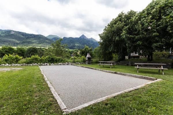 Terrain de jeu de boules