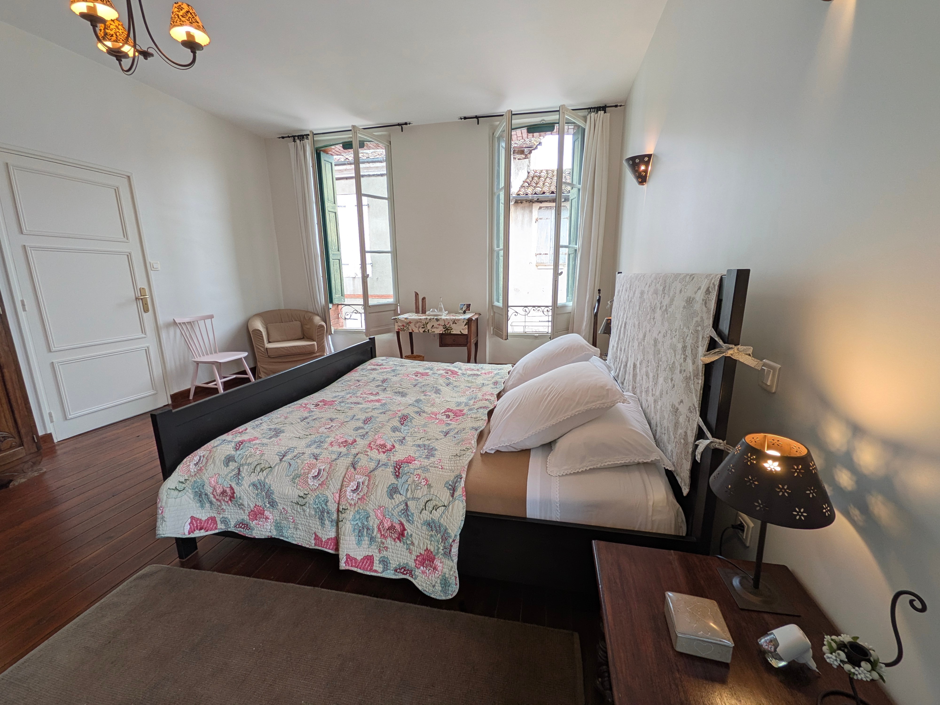 Chambre Aliénor "La Fuite en Egypte" à Moissac