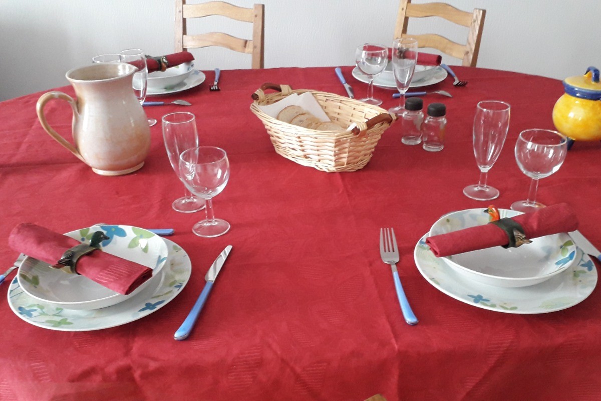 Coin séjour - Appartement Chez Reine - Location de vacances - Étival-Clairefontaine