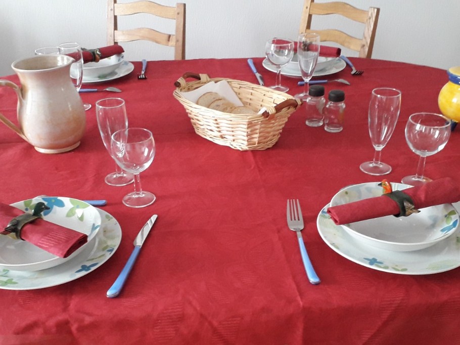 Coin séjour - Appartement Chez Reine - Location de vacances - Étival-Clairefontaine