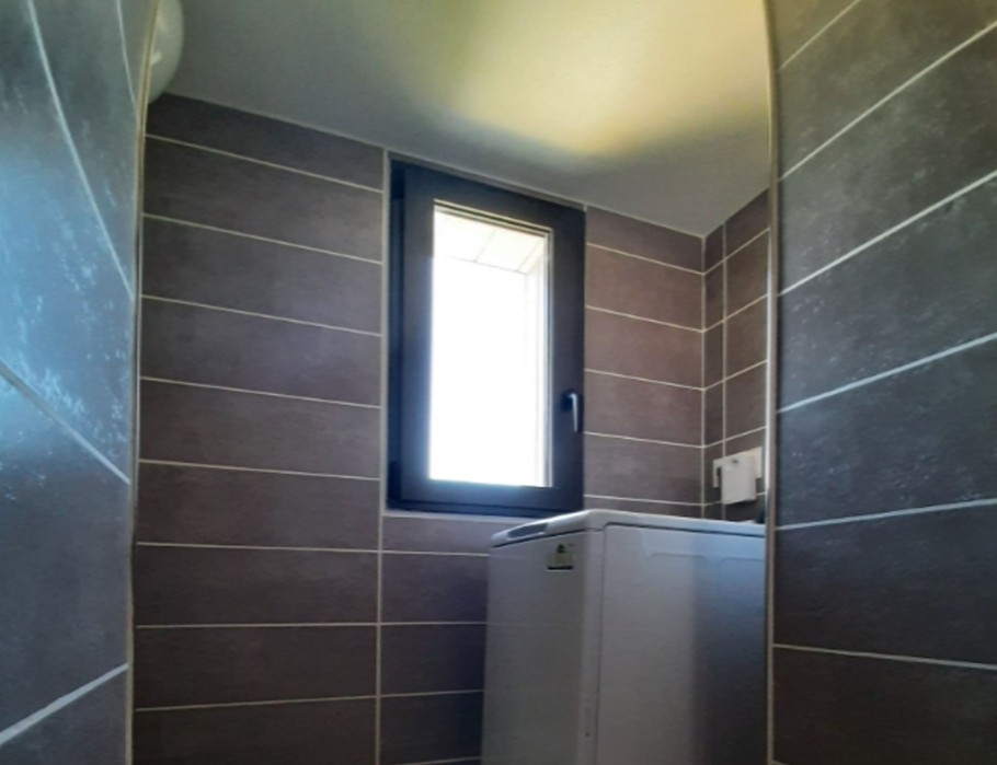 2 lave-linge à votre disposition, commun à la résidence (5 autres appartements)