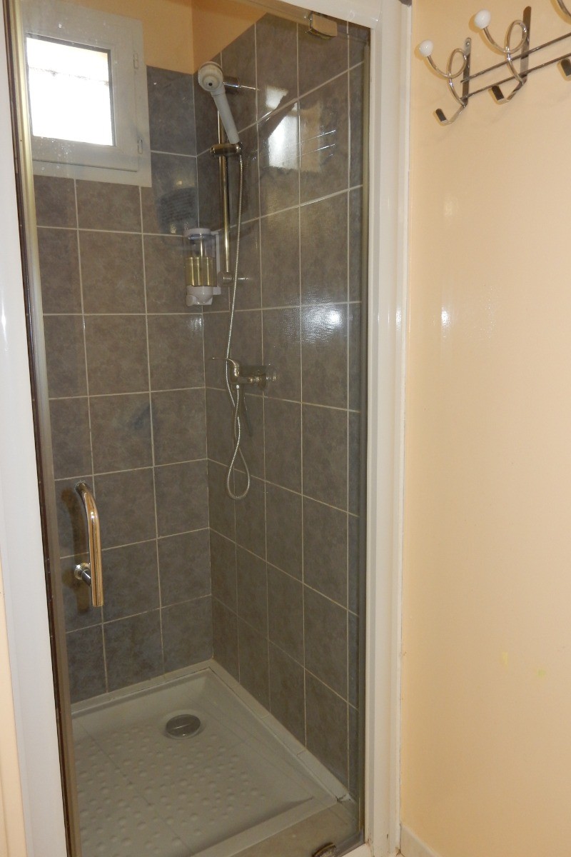 Salle d'eau Gîte Puivert Mirepoix Pyrénées Cathares