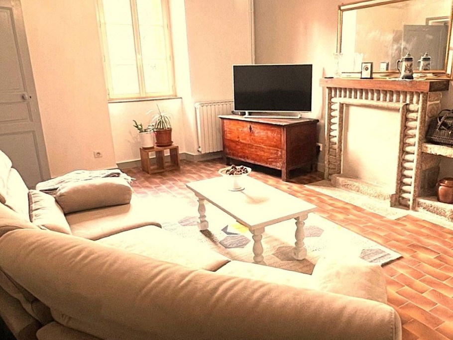 Grand salon avec canapé confortable HAUTE VIENNE 87 Bersac sur Rivalier Gîte Chez Charles