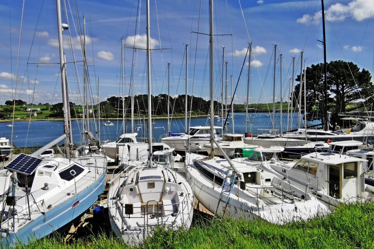 Bateaux accostés sur l'Aber Benoît à 200 m de la location