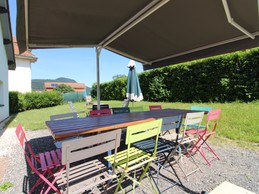 Terrasse - Gîte de groupe Le Clos du Sapin Bleu à Saint-Dié-des-Vosges, Nature&Convivialité