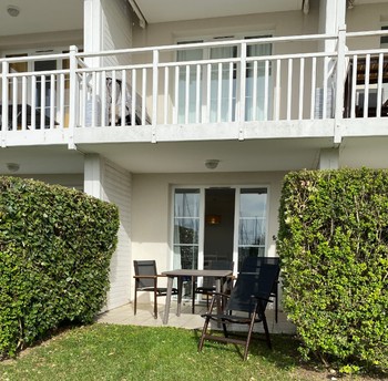 baie vue de l'extérieur