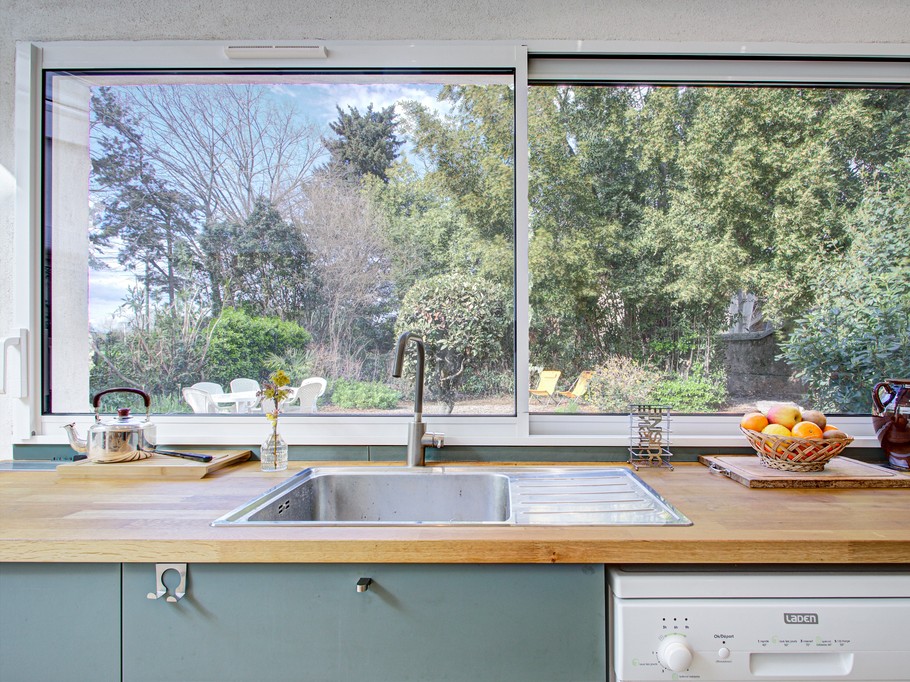 la cuisine vu sur le jardin