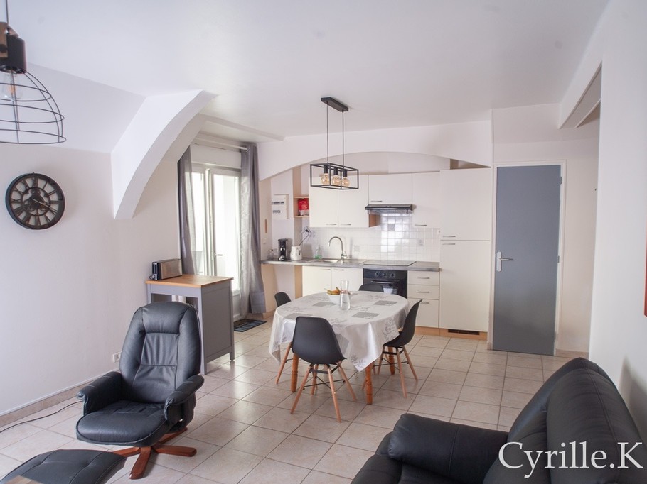 living room-kitchen