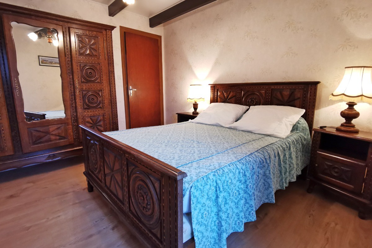RDC: Chambre 1 avec lit 140