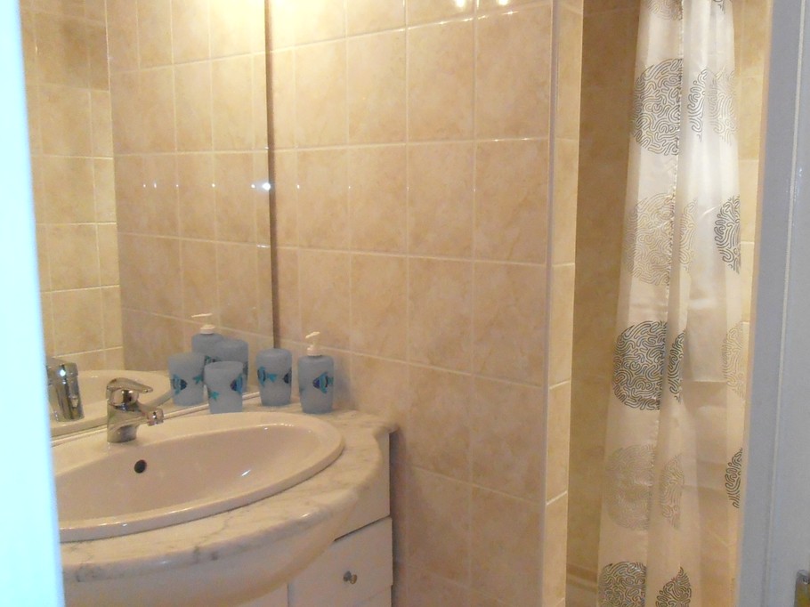 Chalet N°5 Les Egravats - Mont Dore, Puy de Dôme - Salle d'eau (R-1)