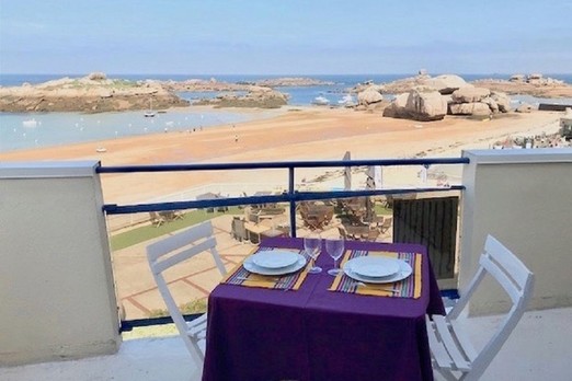 Balcon vue mer à Trégastel