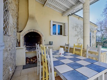 Terrasse privée avec barbecue intégré