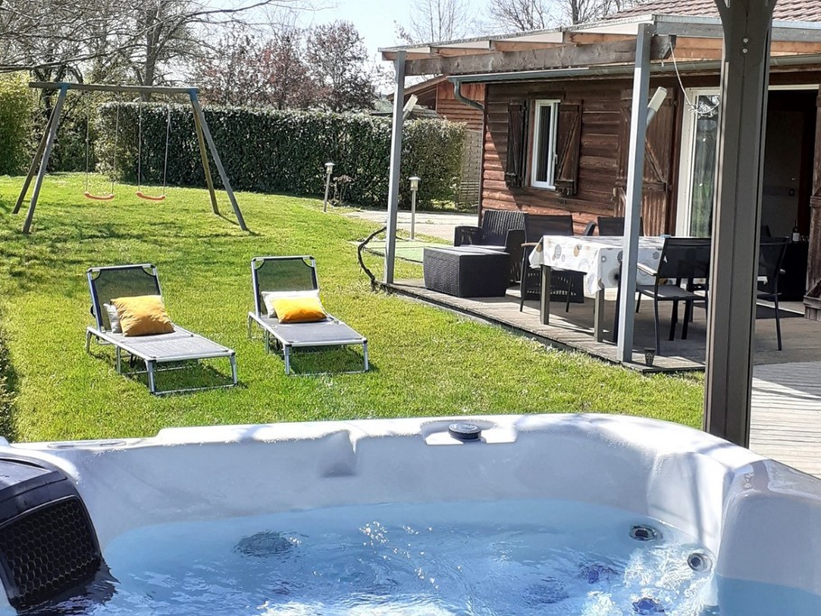 Chalet Mélèze : bullez depuis le spa et profitez de moments reposants !