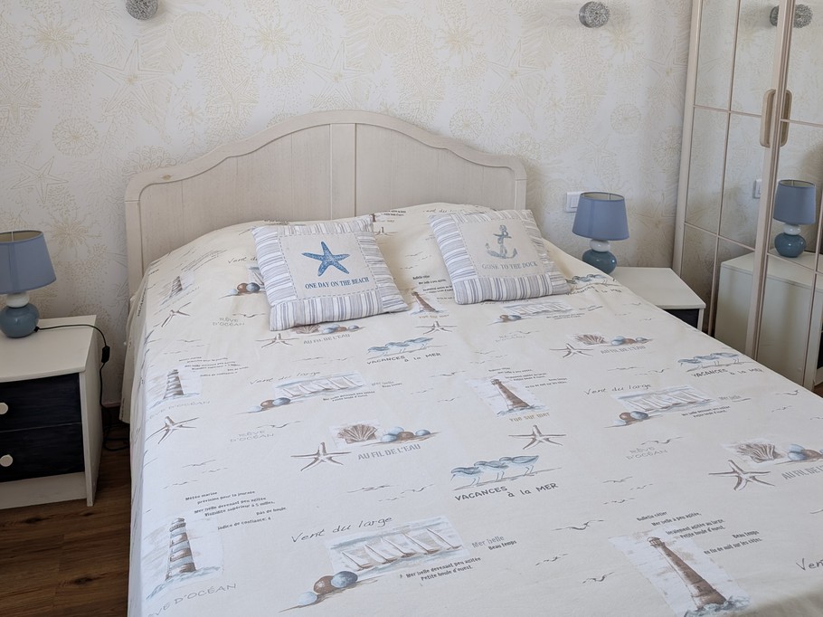 RDC: Chambre 1 avec lit 140