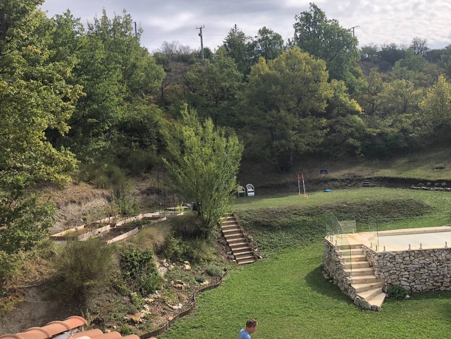 environnement autour de la piscine