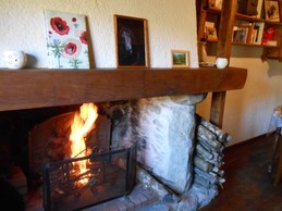 Agréable cheminée réalisée artisanalement un régal