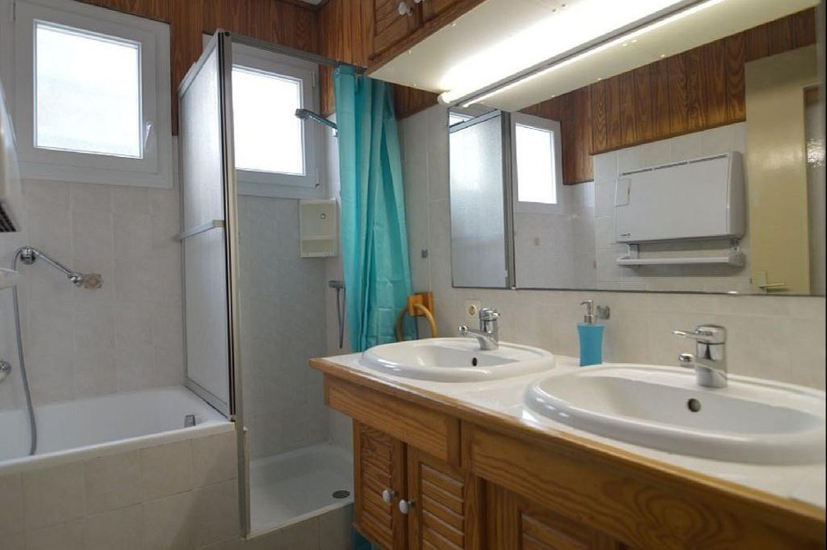 Salle de bain (douche & baignoire)