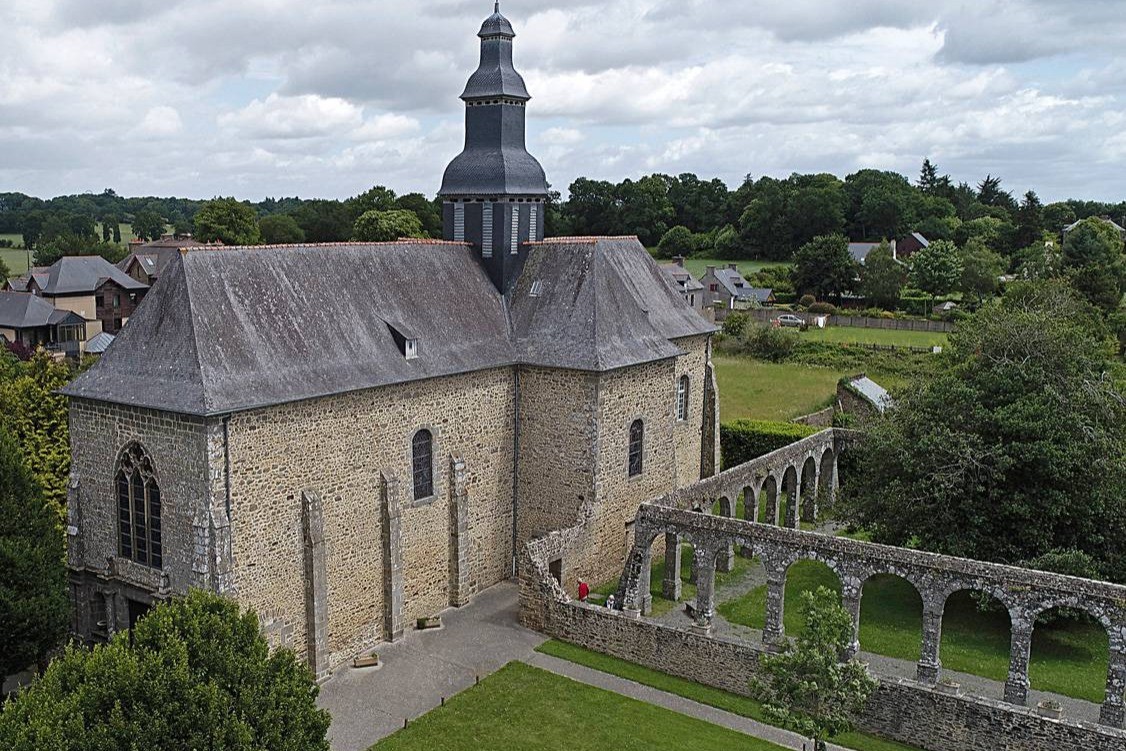 Abbaye Le Tronchet: Saint-Malo Tourisme -