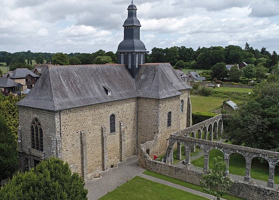 Abbaye Le Tronchet: Saint-Malo Tourisme -