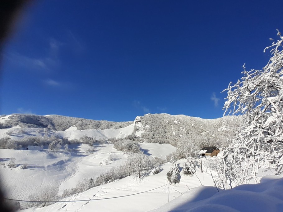 vue  enneigée  depuis le gite