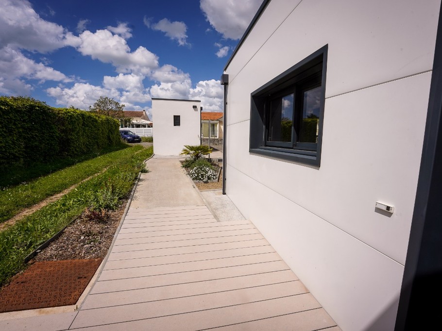 ENTREE - RAMPE D'ACCES