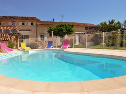 Gite La Grange, Chez Bariot pour 10 personnes avec piscine et jacuzzi intérieur en Charente