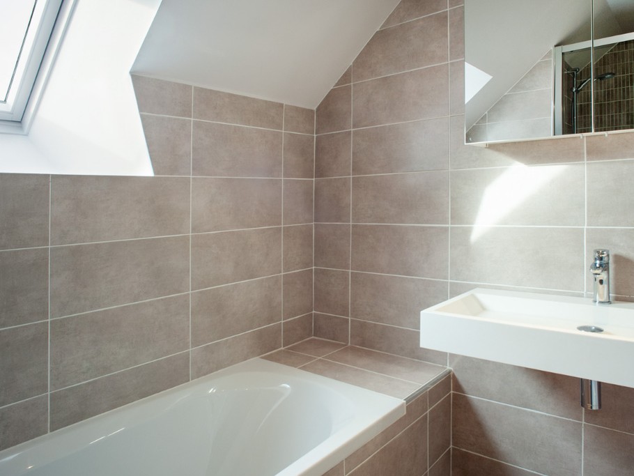 salle de bain étage (douche non visible)