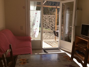 séjour coin télé avec canapé en cuir