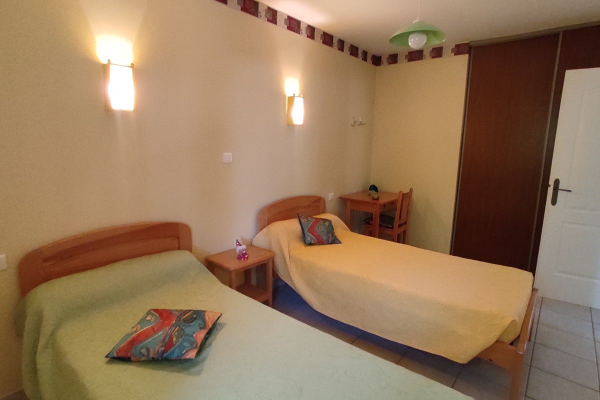 Gîte les clapas - la Maison Verte- Chambre enfants